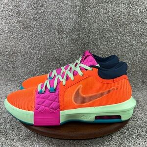 NIKE LEBRON WITNESS 8 TOTAL ORANGE LASER FUCHSIA VAPOR GREEN  SIZE 10 Brand New